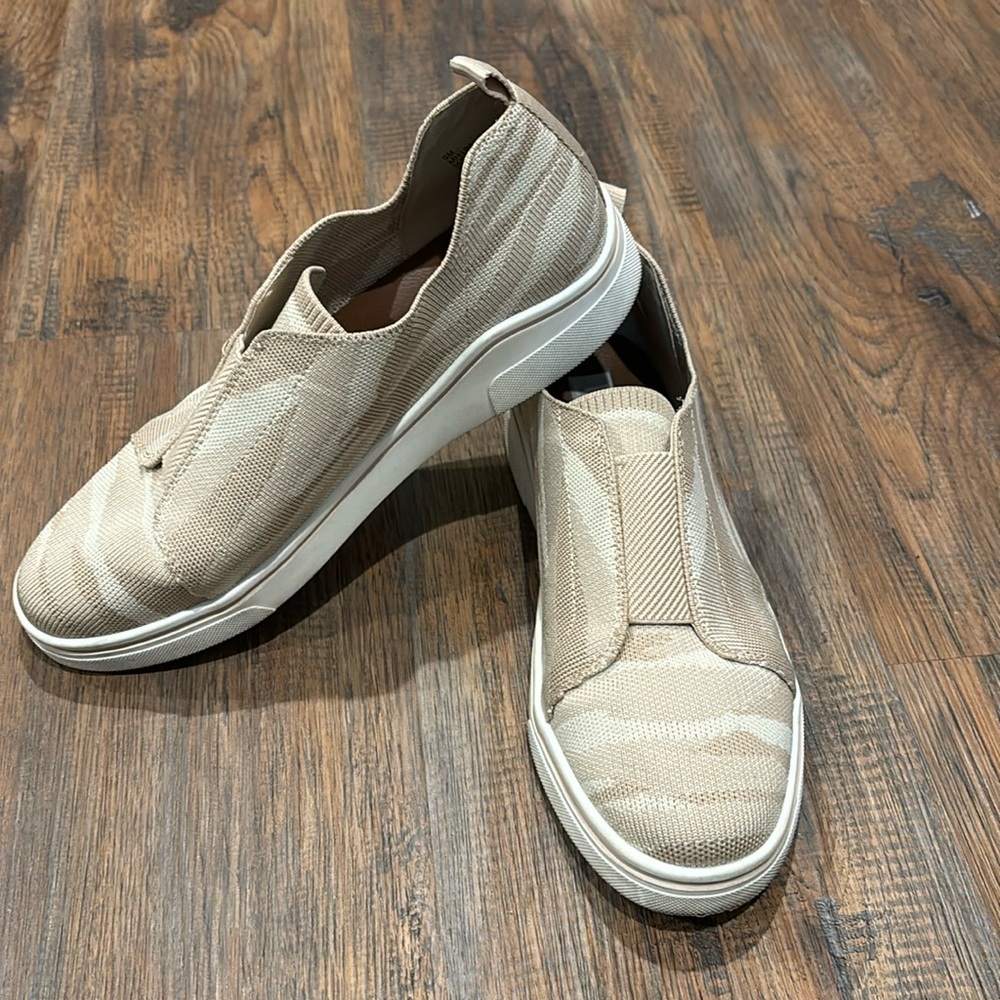 MIA sand camo tennis shoes